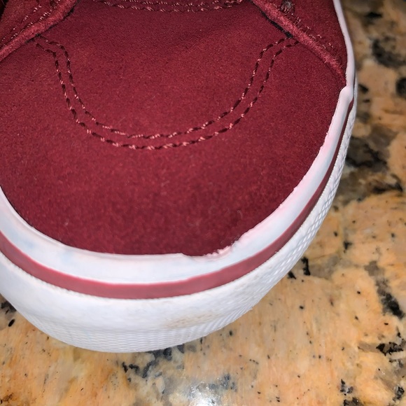 Vans - Picture 3 of 5